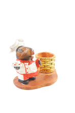 Cargar imagen en el visor de la galería, Chigüiro chef con soporte para salero
