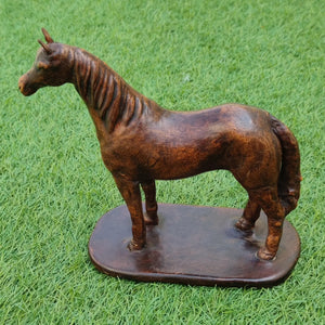 Escultura caballo en cuero